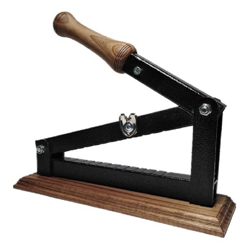 دستگاه بادام‌شکن و گردوشکن چند کاره خانگی: صرفه‌جویی در وقت و هزینه!